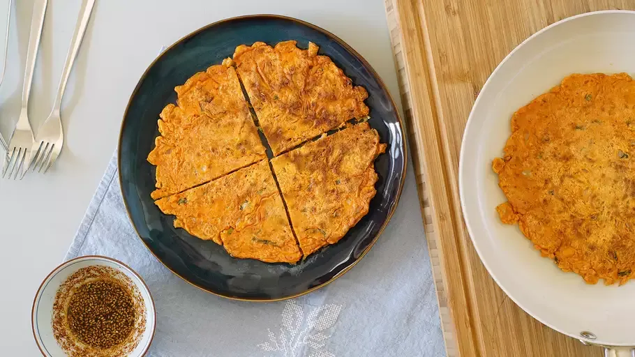 Kimchi Jun (Kimchi Pancake) and Dipping Sauce