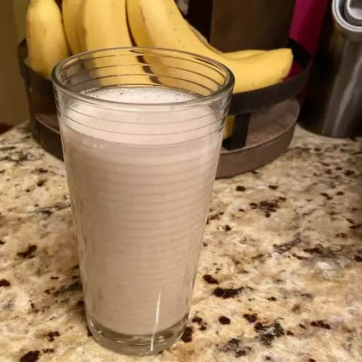 Quick Banana Milkshake (Ice Cream Free)