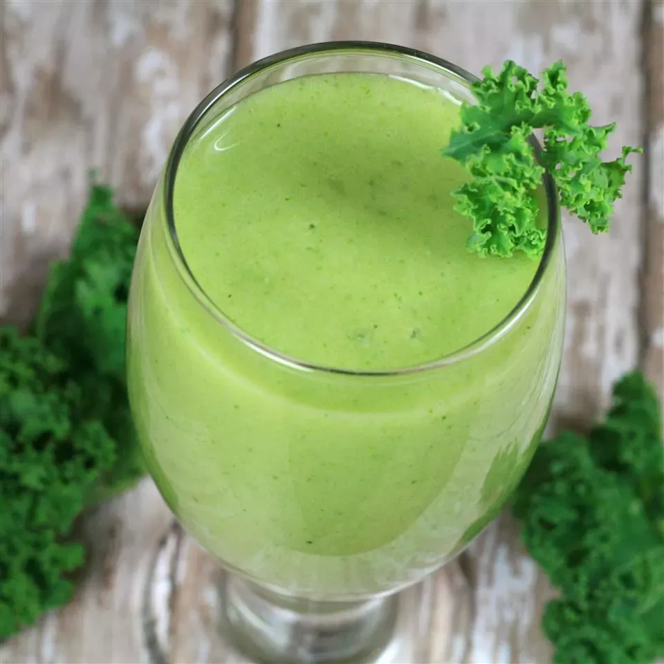 10 Kale Smoothie Recipes That Pack a Powerfully Healthy Punch