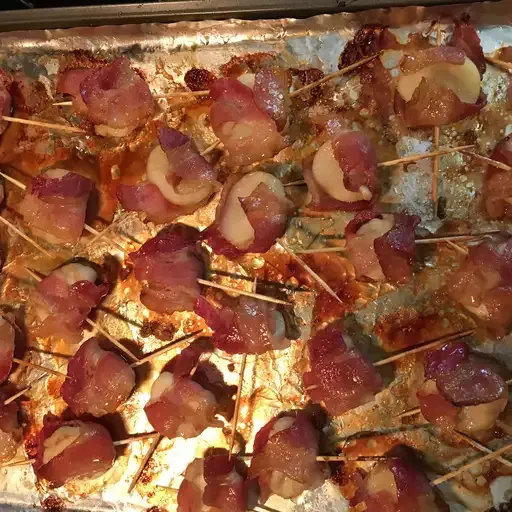 Marinated Scallops Wrapped in Bacon