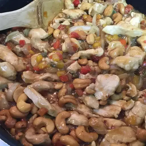 Cashew Chicken with Water Chestnuts