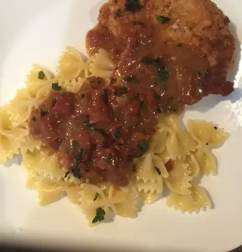 Roasted Red Pepper Salmon Pasta