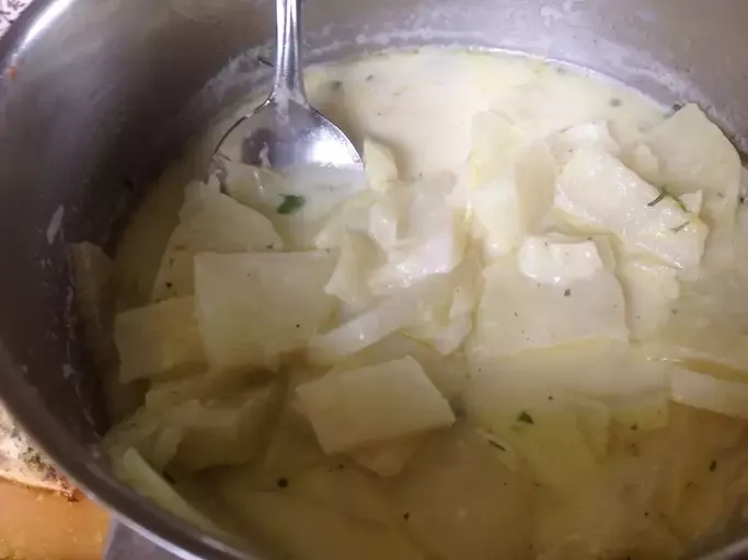 Kohlrabi in Lemon-Cream Sauce