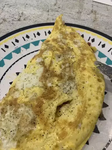 Crispy Bacon and Sweet Onion Omelet