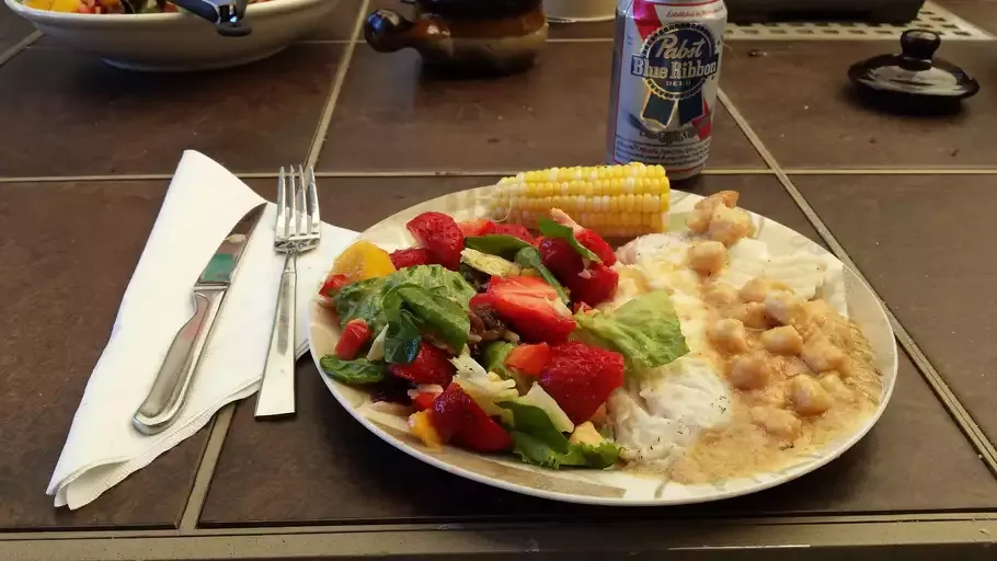 Strawberry Mango Mesclun Salad