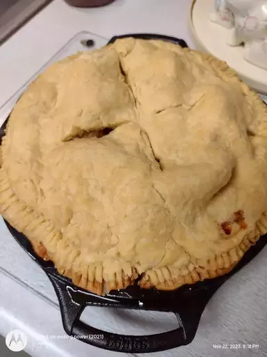 Grandma's Iron Skillet Apple Pie