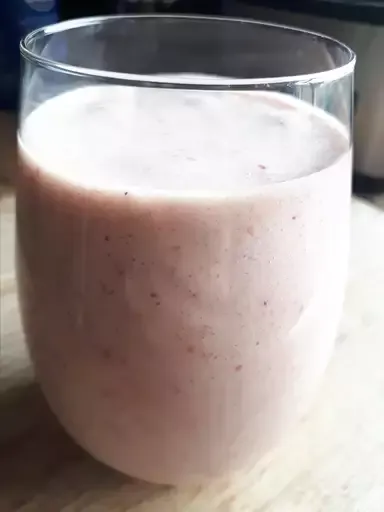 Creamy Banana Strawberry Split Smoothie