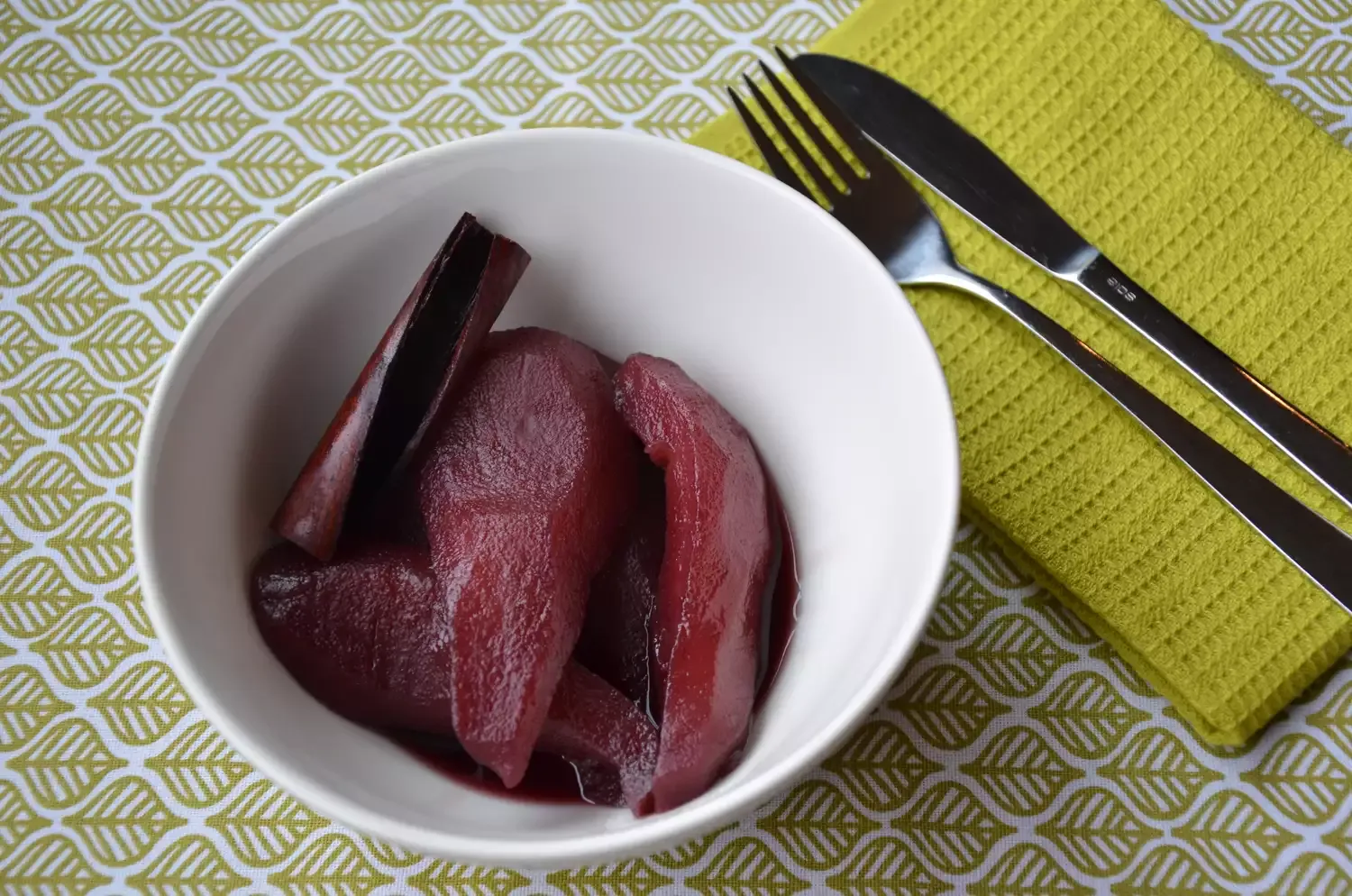 Stoofperen met Rode Wijn (Red Wine-Poached Pears)