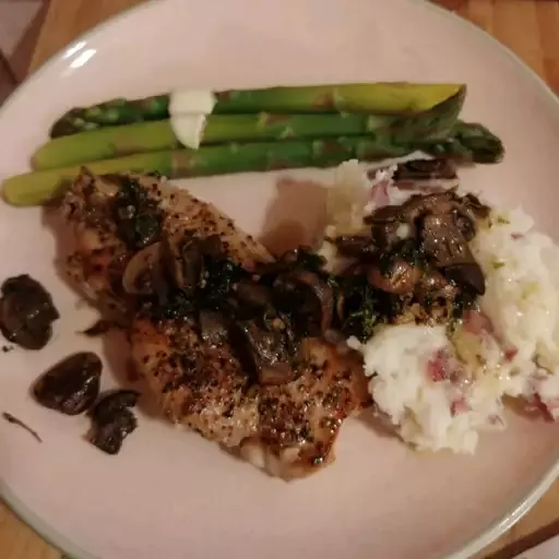 Jan's Peppered Pork Chops With Mushrooms and Herb Sherry Sauce