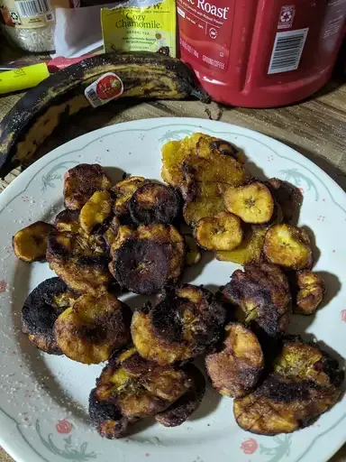 Puerto Rican Tostones (Fried Plantains)