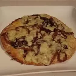 Caramelized Onion and Gorgonzola Pizza