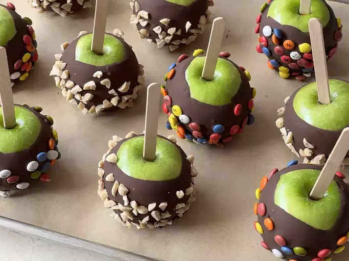 Chocolate Dipped Apples