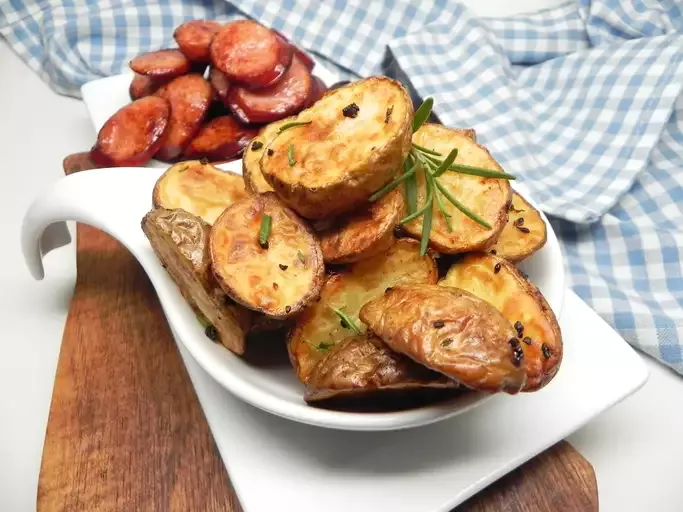 Air Fryer Rosemary Garlic Baby Potatoes