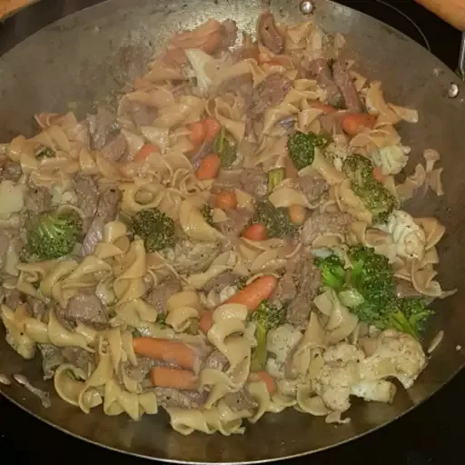 Spicy Beef and Broccoli Chow Mein