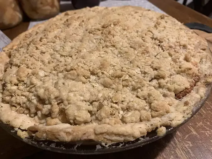 Dutch Apple Pie with Oatmeal Streusel