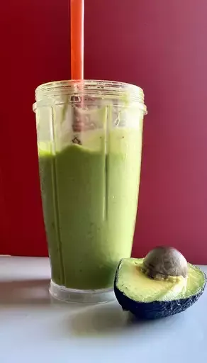 Spinach, Avocado, and Mango Smoothie