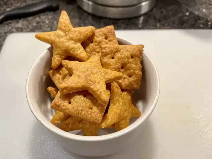 Chef John's Cheesy Crackers