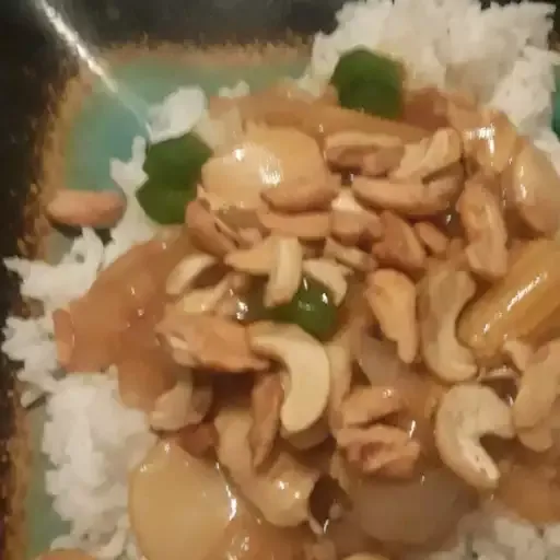 Cashew Chicken with Water Chestnuts