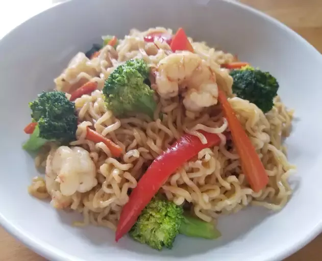 Shrimp Lo Mein with Broccoli