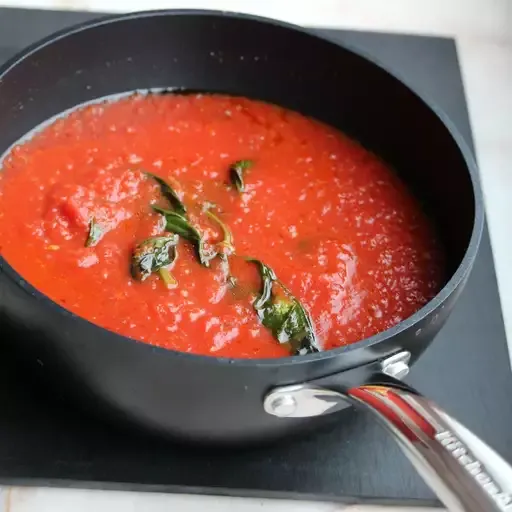 Sugo di Pomodoro (Authentic Italian Tomato Sauce)