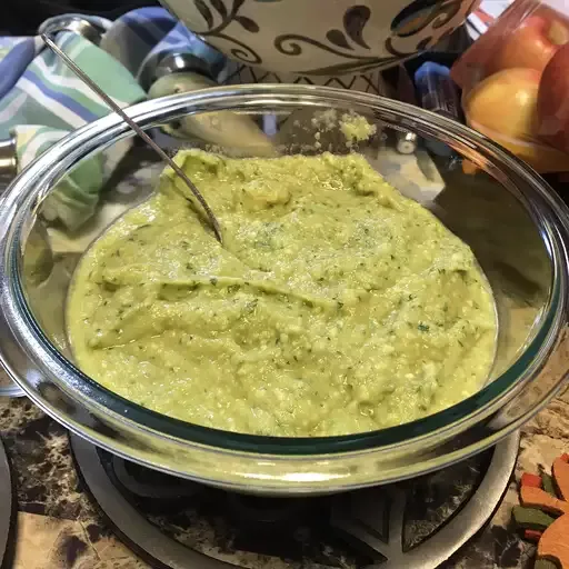 Tasty Tomatillo Guacamole