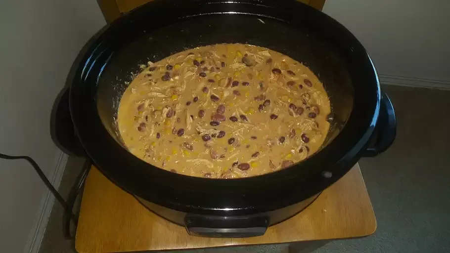 Easy Slow Cooker Creamy Chicken Chili