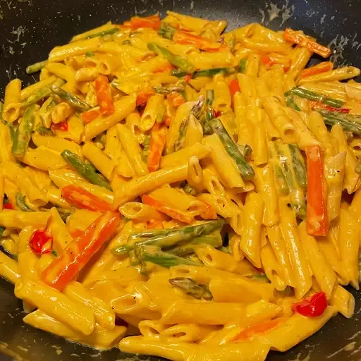 Creamy Penne Pasta Primavera