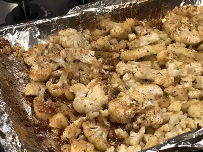 Easy Sheet Pan Roasted Cauliflower with Curry