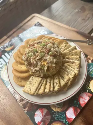 4-Ingredient Bacon Ranch Cheese Ball