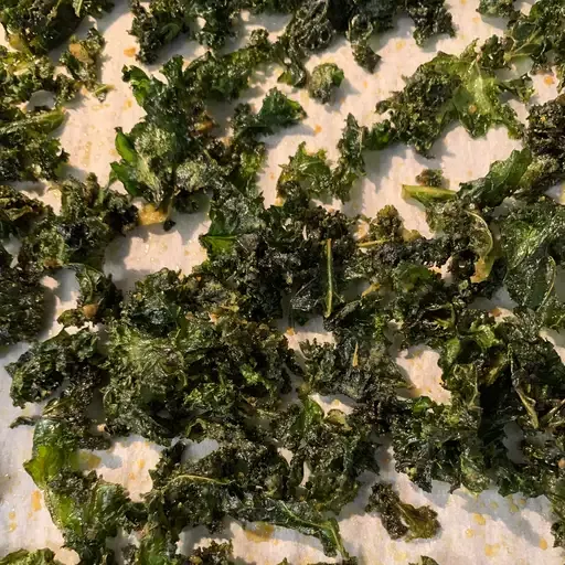 Cheesy Kale Chips