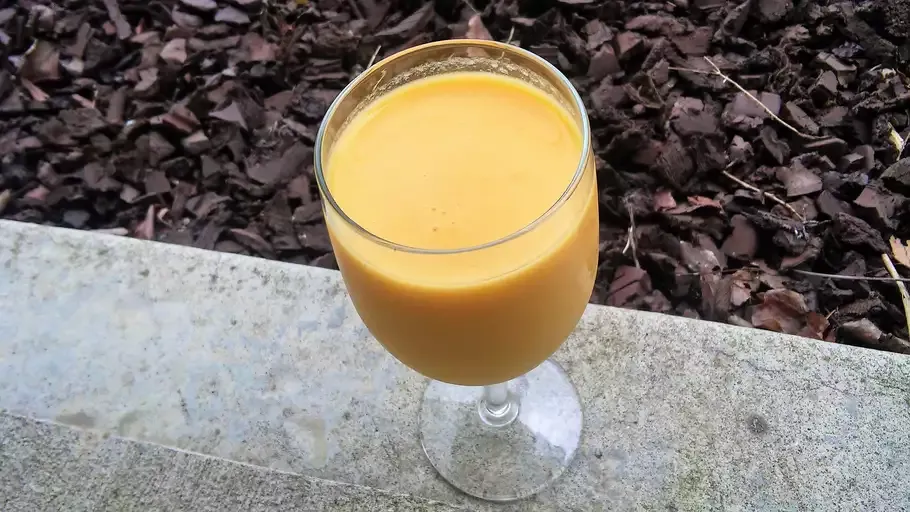 Mango-Peach Smoothie