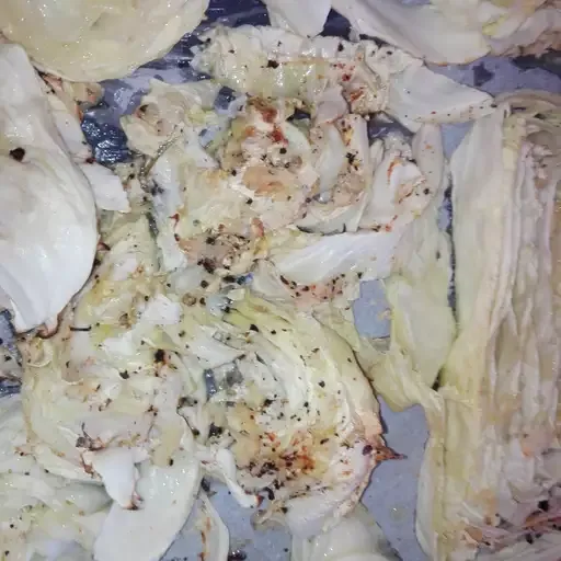 Garlic Loves Roasted Cabbage