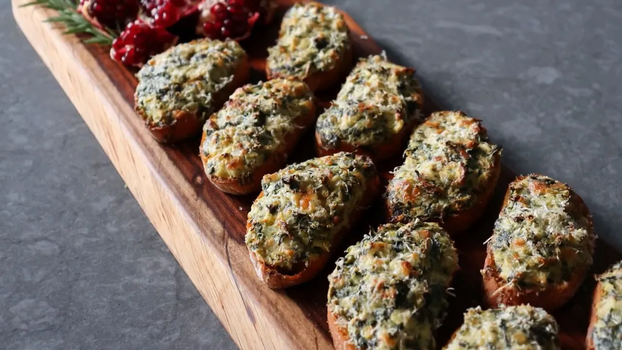 Baked Spinach and Artichoke Toasts