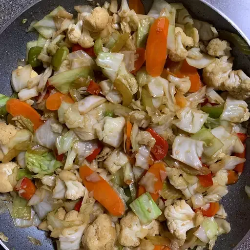 Vegetables and Cabbage Stir-Fry with Oyster Sauce