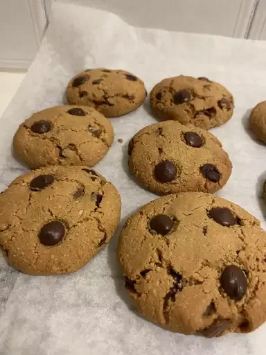 Gluten-Free Almond Flour Chocolate Chip Cookies