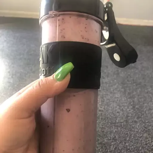 Avocado, Blueberry, Banana, and Chia Smoothie