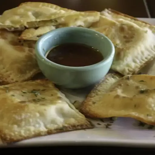 Baked Jalapeno Chicken and Cheese Wontons