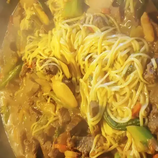 Spicy Beef and Broccoli Chow Mein