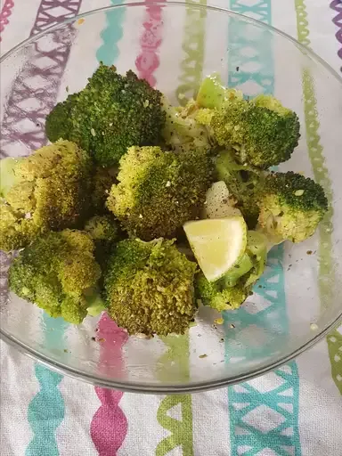 Easy Lemon and Garlic Broccoli