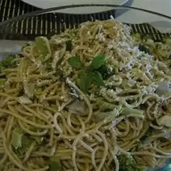 Spaghetti with Broccoli and Mushrooms