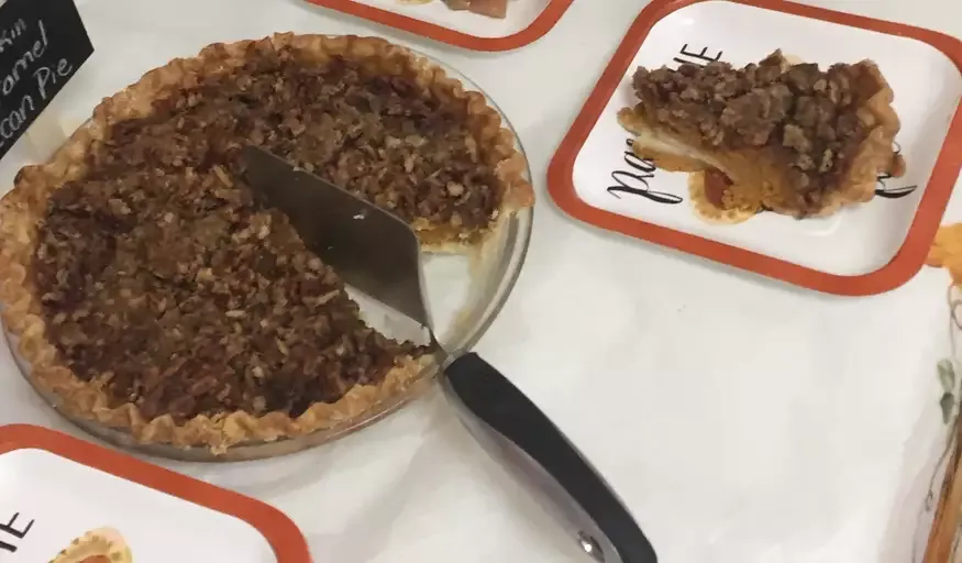 Caramel-Pecan Pumpkin Pie