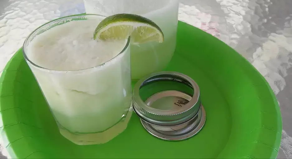 Agua Fresca de Pepino (Cucumber Limeade)