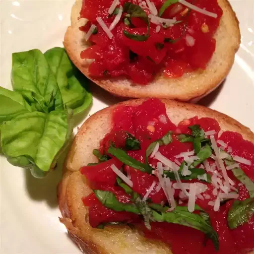 Hunt's® Easy Tomato Bruschetta