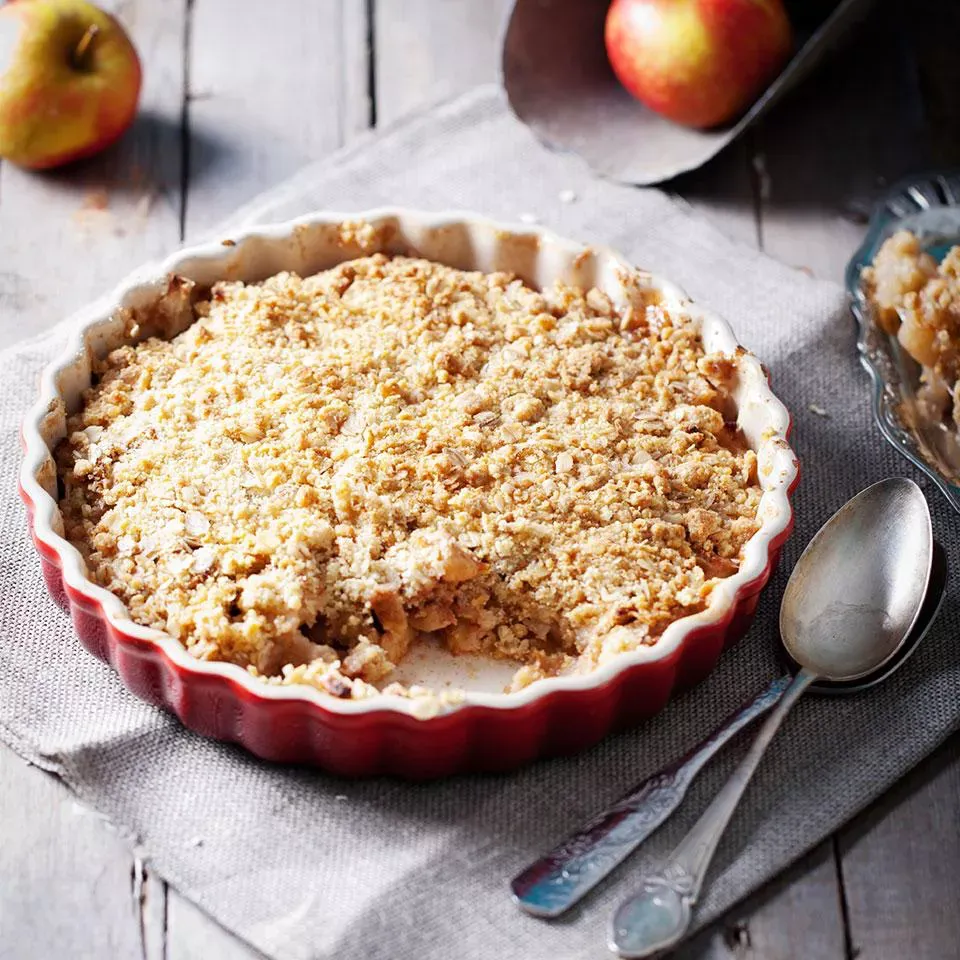 Apple Pie Streusel Cake