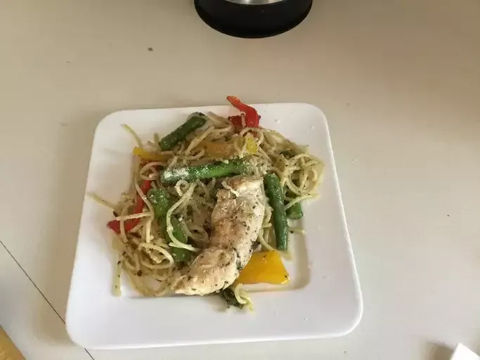 Colorful Chicken Pesto with Asparagus, Sun Dried Tomatoes and Peppers