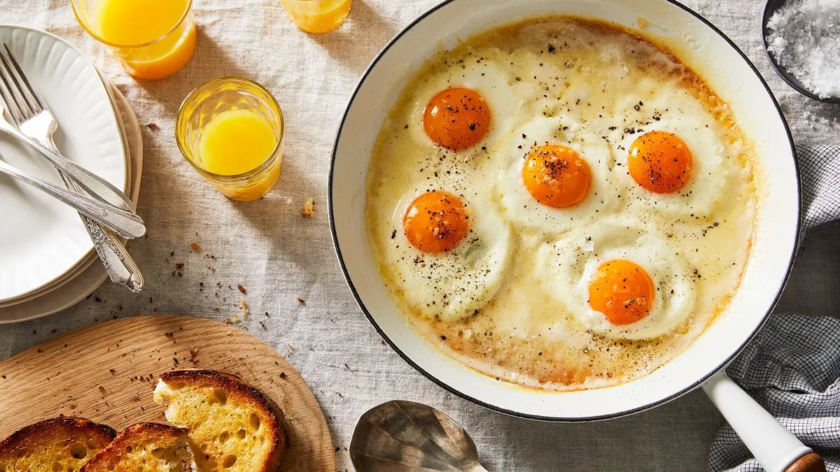 You'll Never Break a Fried Egg Yolk Again With This Genius Tip