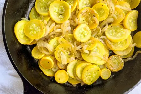 The Easiest 5-Ingredient Zucchini Dish I Make All Summer