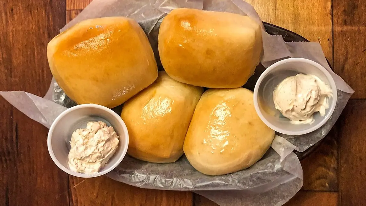 Texas Roadhouse Rolls Are Coming to Walmart For the First Time Ever